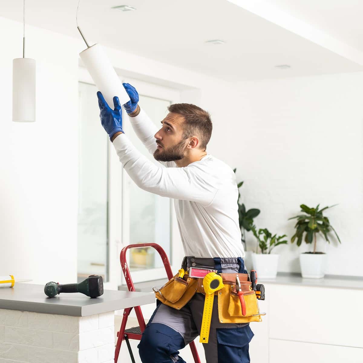 Quels travaux d’électricité faire soi-même et ceux à faire faire par un professionnel ?