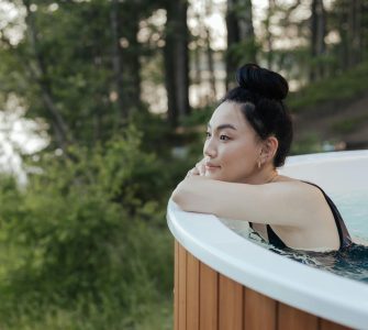 spa extérieur sur une terrasse