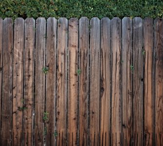 type de clôture en bois pour jardin